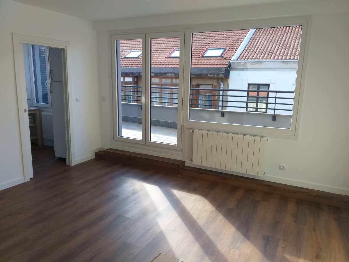 Piso De 2 Habitaciones Y 2 Baños En Ensanche