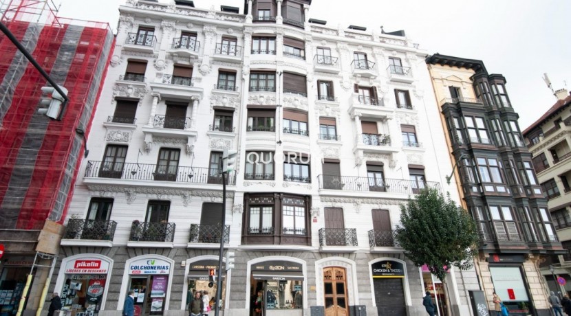 Vivienda de 3 Dormitorios En Abando