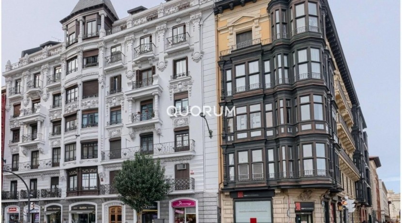 Vivienda de 3 Dormitorios En Abando