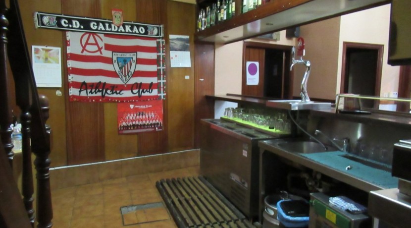 Gran Bodega Bar De 139m2 En Alquiler En Galdakao Centro