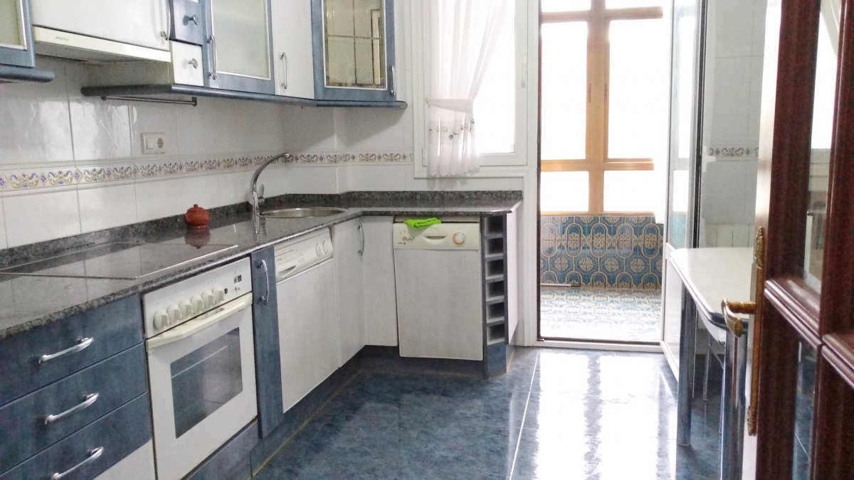 Piso Luminoso De 3 Dormitorios En Buena Zona