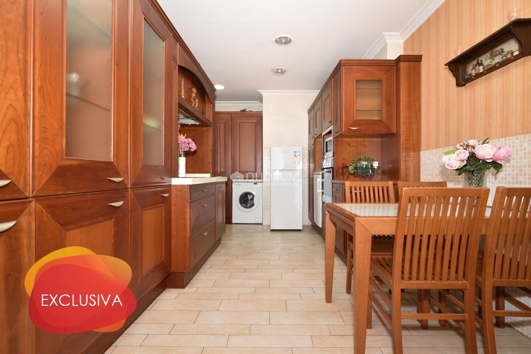 Piso De 3 Dormtorios con Ascensor Cota Cero y Balcón, Zona Centro-Ariz