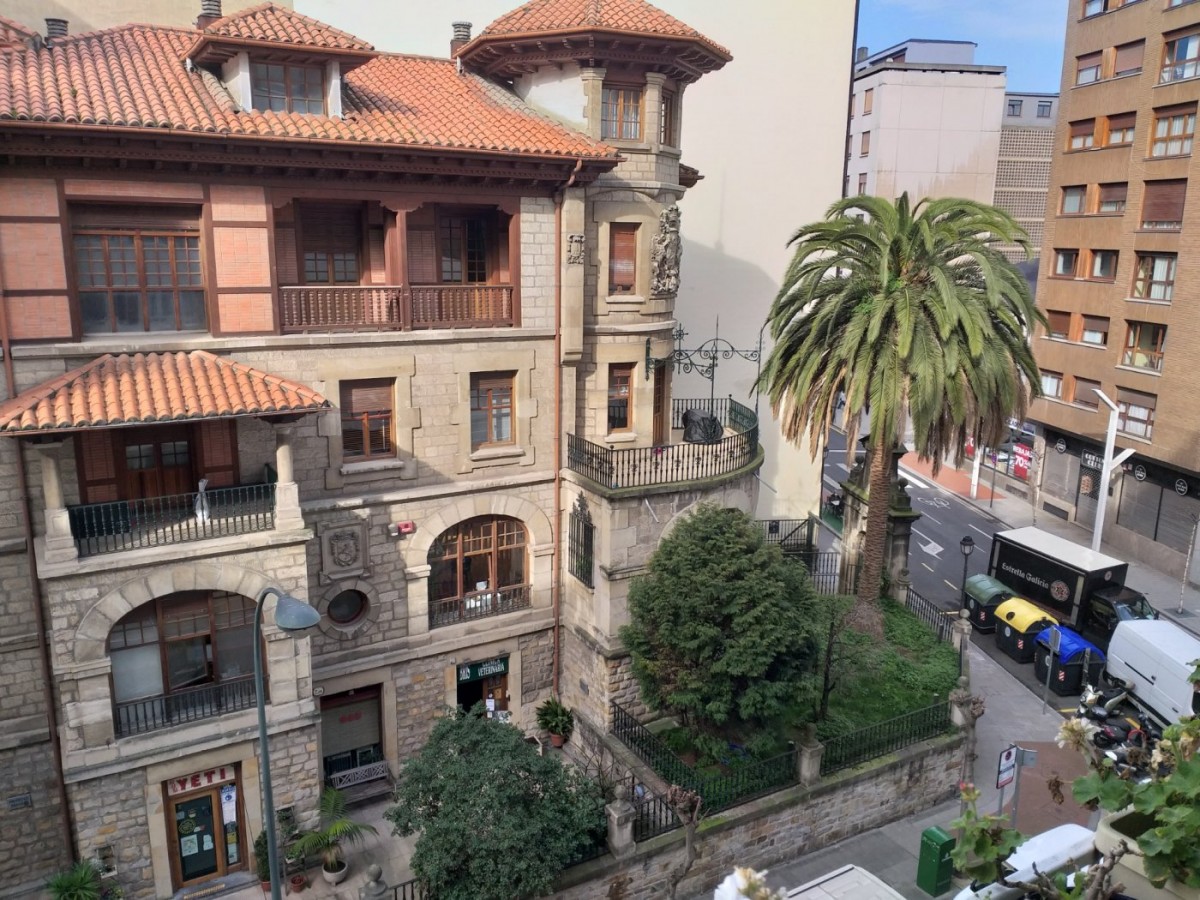 Piso De 2 Habitaciones y 1 Baño En Indautxu