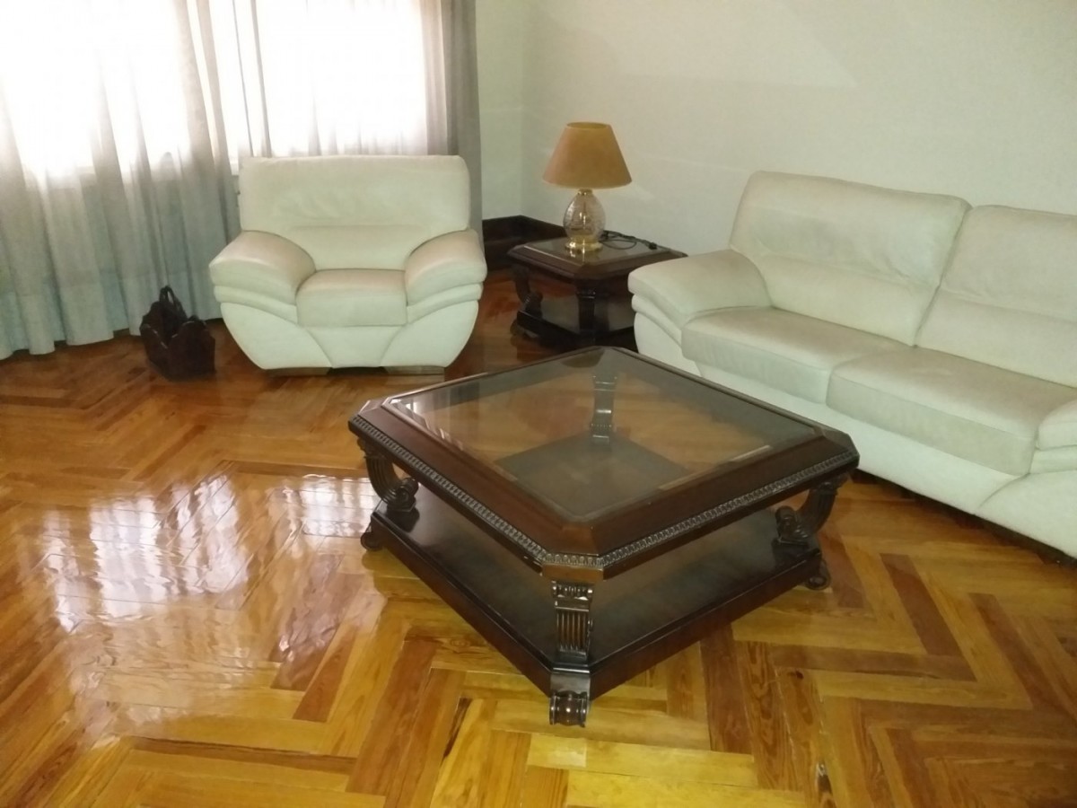 Magnífico Piso De 3 Habitaciones Y 2 Baños En Gran Vía