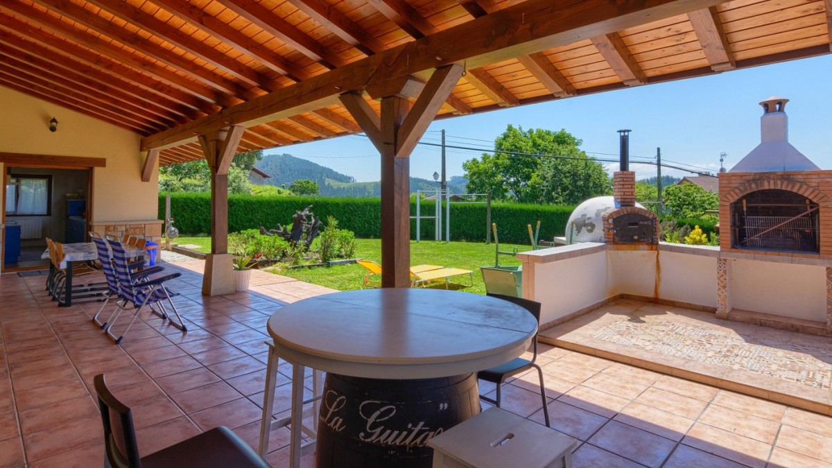 EXCLUSIVO CHALET UNIFAMILIAR EN VENTA
