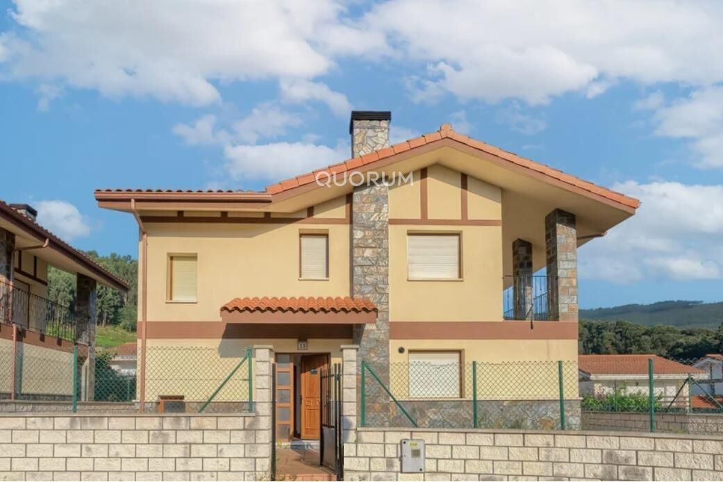 Venta Chalet Pareado en Samano Barrio De Montealegre