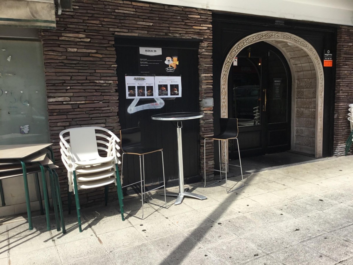 Local Con Salida De Humos En El Centro De Galdakao