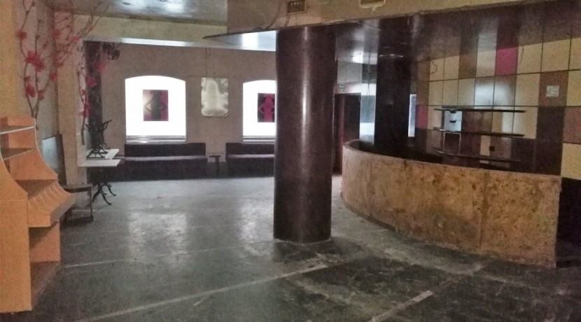 PRECIO REBAJADO. Local Comercial En Campo Volantín