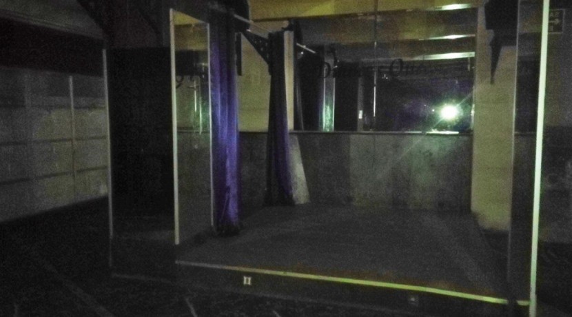 PRECIO REBAJADO. Local Comercial En Campo Volantín