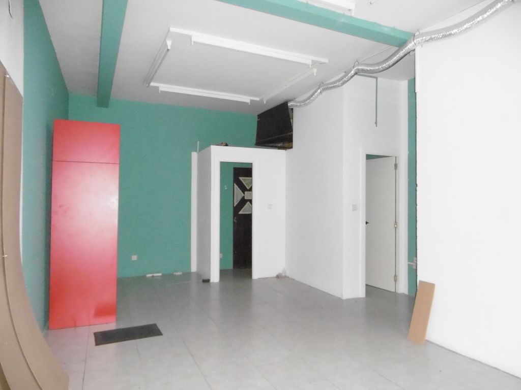 Local Buen estado En Zona de Basozelai