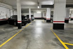 Parcela de Garaje Para Coche Mediano En Zona Pozokoetxe