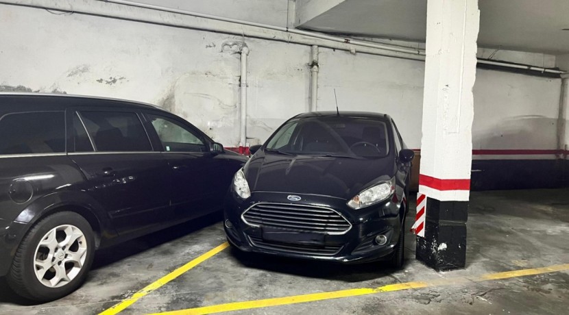 Parcela de Garaje Para Coche Mediano En Zona Pozokoetxe