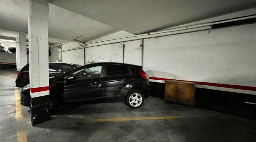 Parcela de Garaje Para Coche Mediano En Zona Pozokoetxe