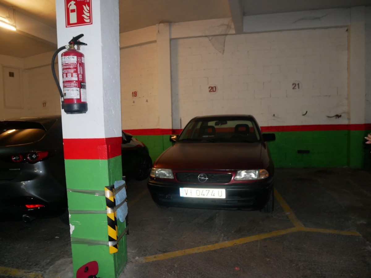 Parcela Para Coche Mediano En Zona Burros-Kalero