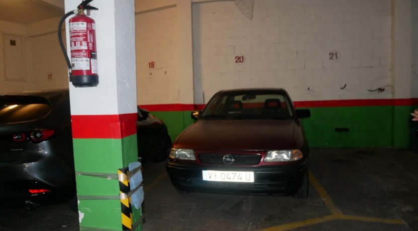 Parcela Para Coche Mediano En Zona Burros-Kalero