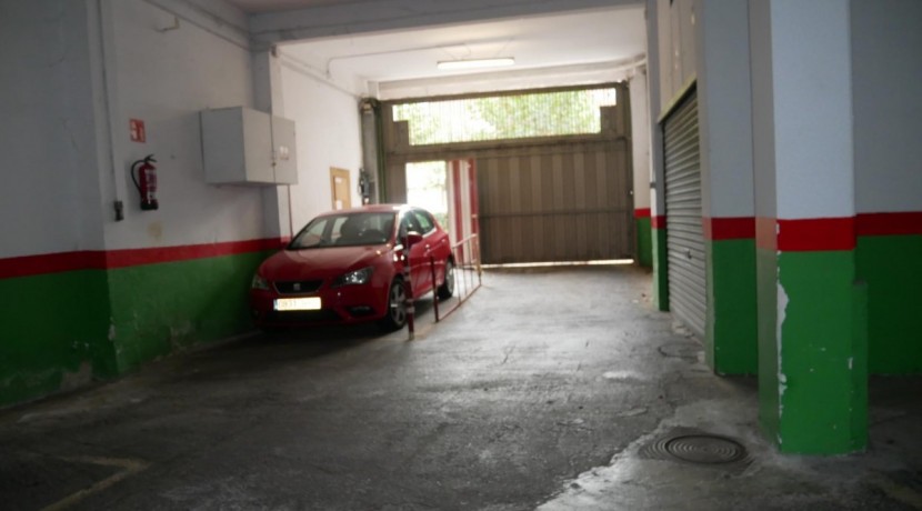 Parcela Para Coche Mediano En Zona Burros-Kalero