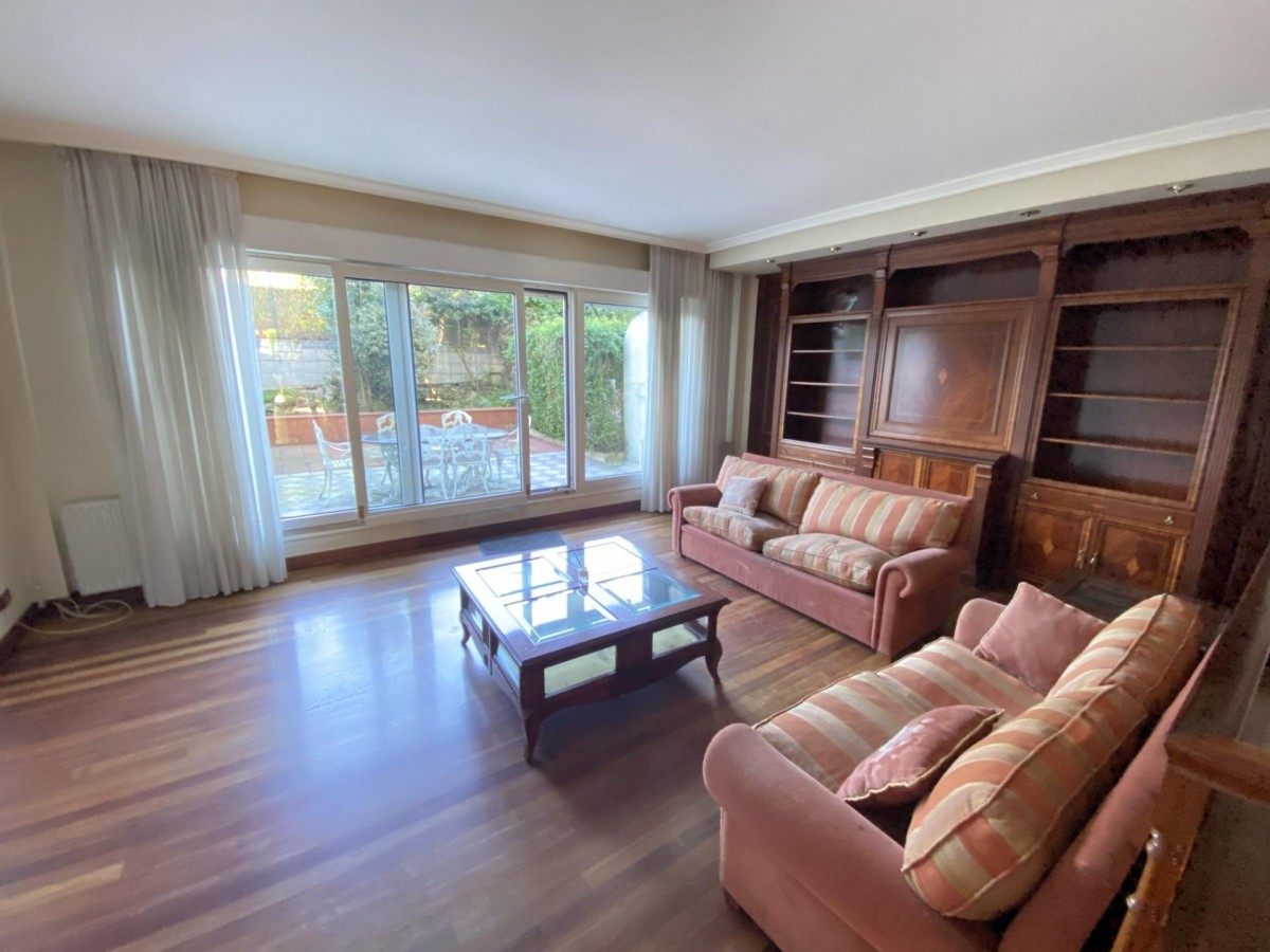 CHALET ADOSADO EN VENTA EN LOIU