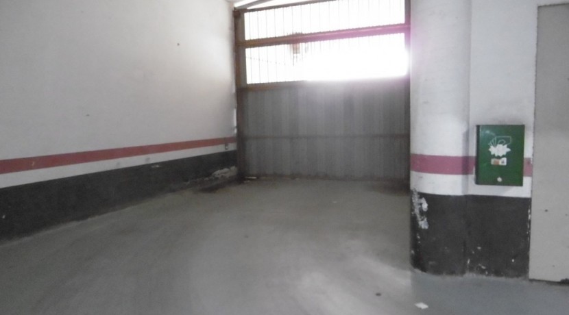 Garaje Con Trastero En Zona Ayuntamiento