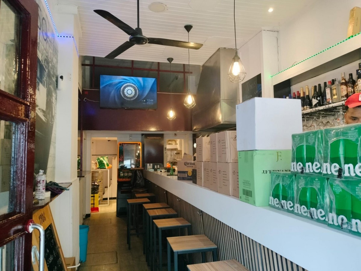 Se Vende Local De Hostelería En El Karmelo