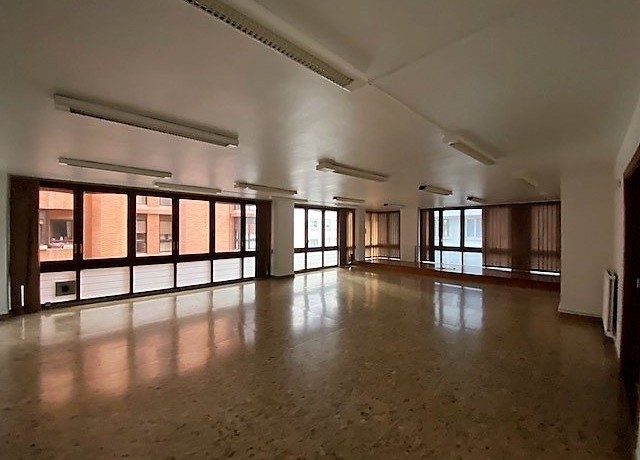 Amplias Oficinas En El Centro De Las Arenas
