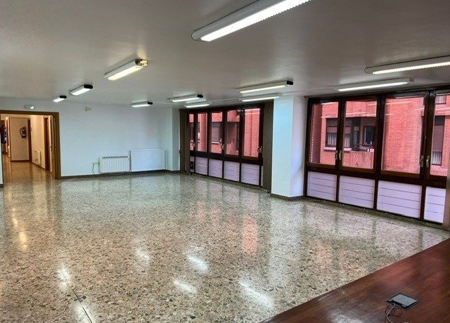 Amplias Oficinas En El Centro De Las Arenas