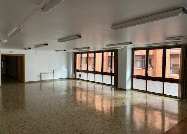 Amplias Oficinas En El Centro De Las Arenas