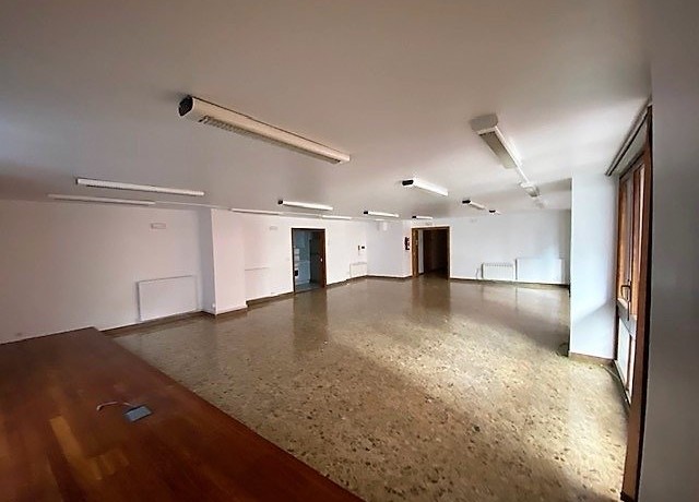 Amplias Oficinas En El Centro De Las Arenas
