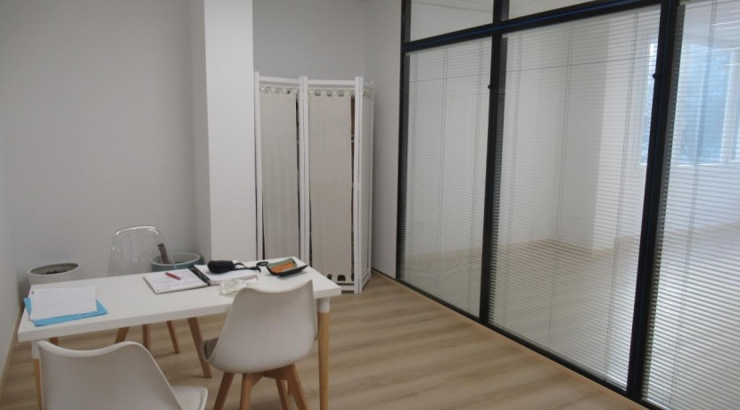 VENTA / ALQUILER Entreplanta Totalmente Acondicionada En Bizkai Kalea