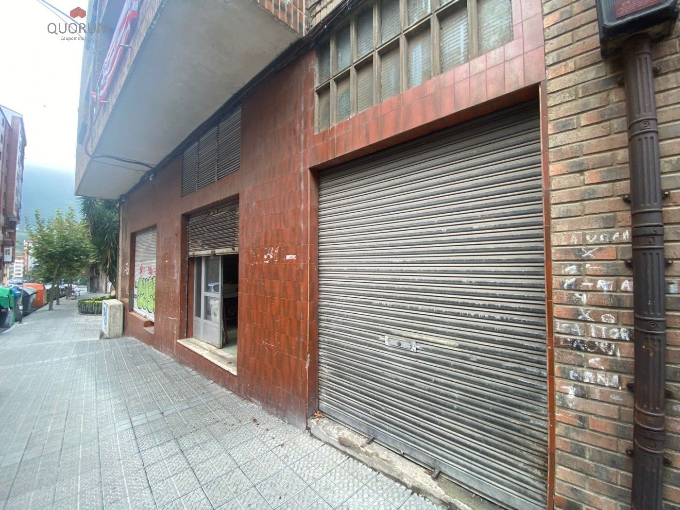 Se Vende Amplio Local En Arrigorriaga Santa Isabel