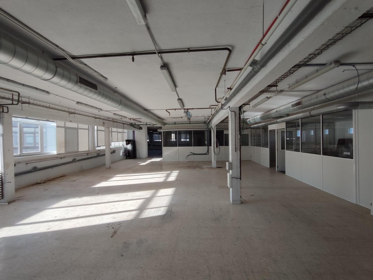 Oficina industrial Zabala gran tamaño