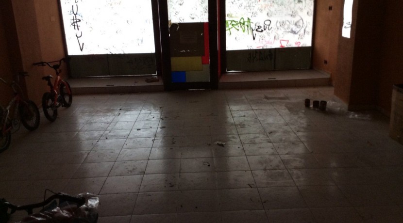 Local De 100 M2 En Zabalgane