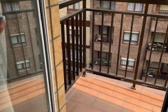 Piso De Habitaciones Y Balcón En Santutxu