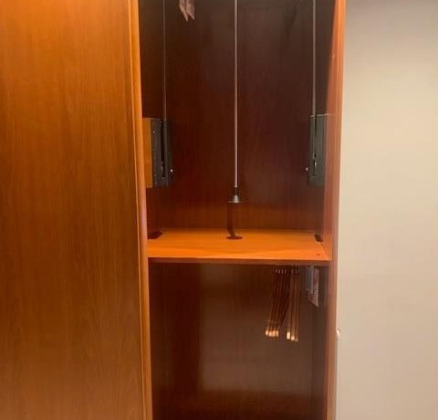 Piso De Habitaciones Y Balcón En Santutxu