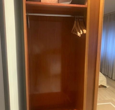 Piso De Habitaciones Y Balcón En Santutxu