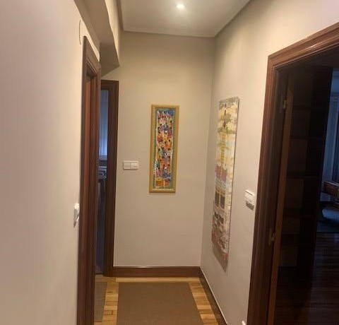 Piso De Habitaciones Y Balcón En Santutxu