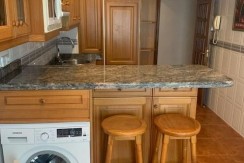 Piso De Habitaciones Y Balcón En Santutxu