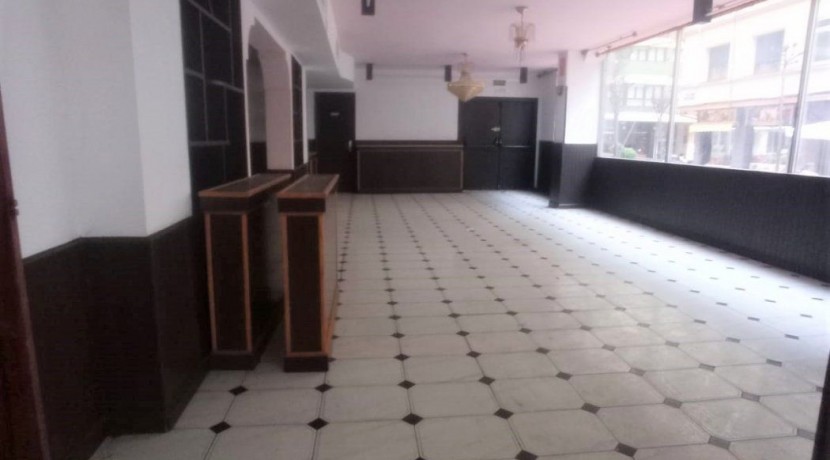Se Vende Local Comercial Amplio Céntrico En Barakaldo