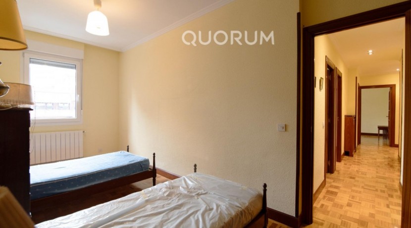 Vivienda Para Actualizar  De 3 Hab Junto al Puente de Deusto