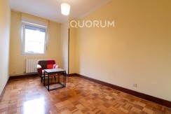 Vivienda Para Actualizar  De 3 Hab Junto al Puente de Deusto