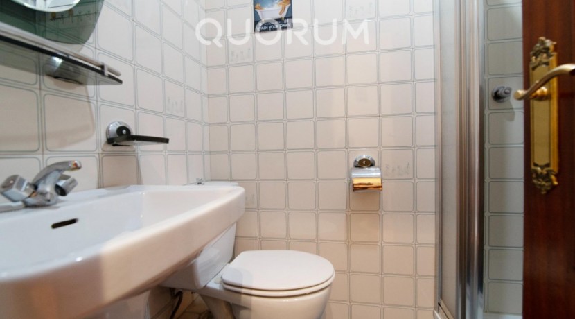 Vivienda Para Actualizar  De 3 Hab Junto al Puente de Deusto