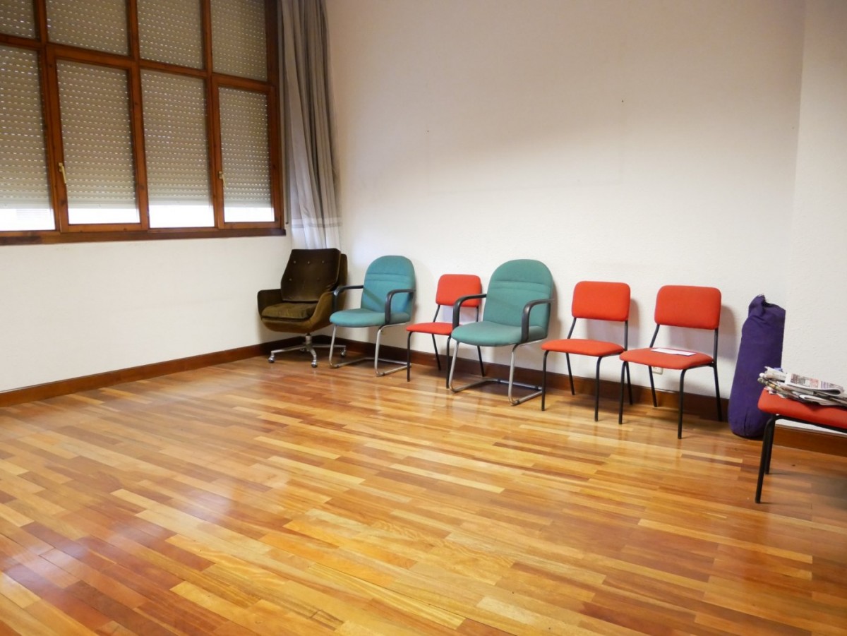 Local-Oficina De 70 m² En Zona Estación