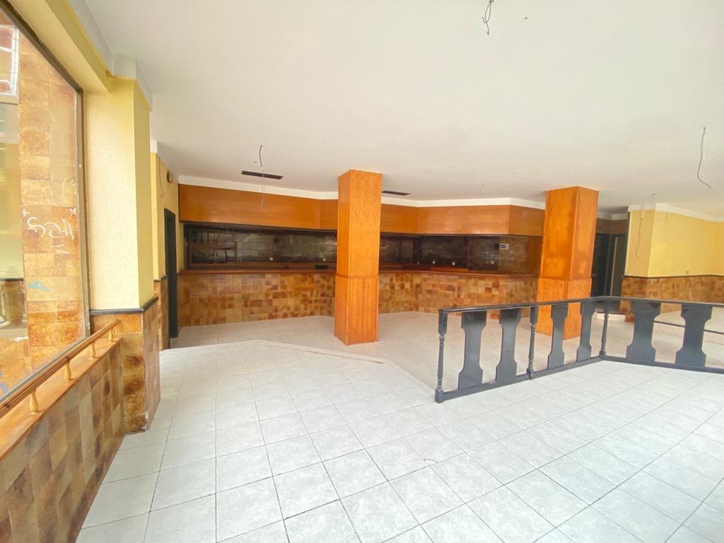 Se Alquila Amplio Local Comercial En Leioa