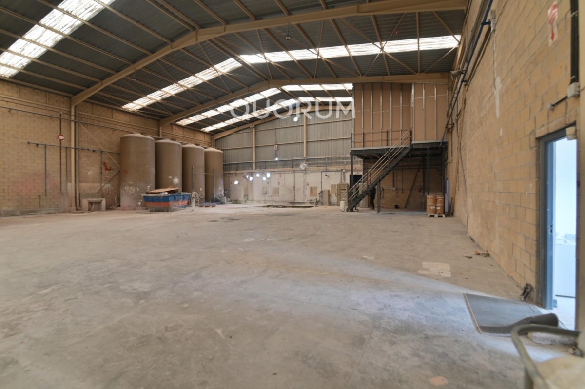 Nave industrial en polígono el Campillo, Gallarta