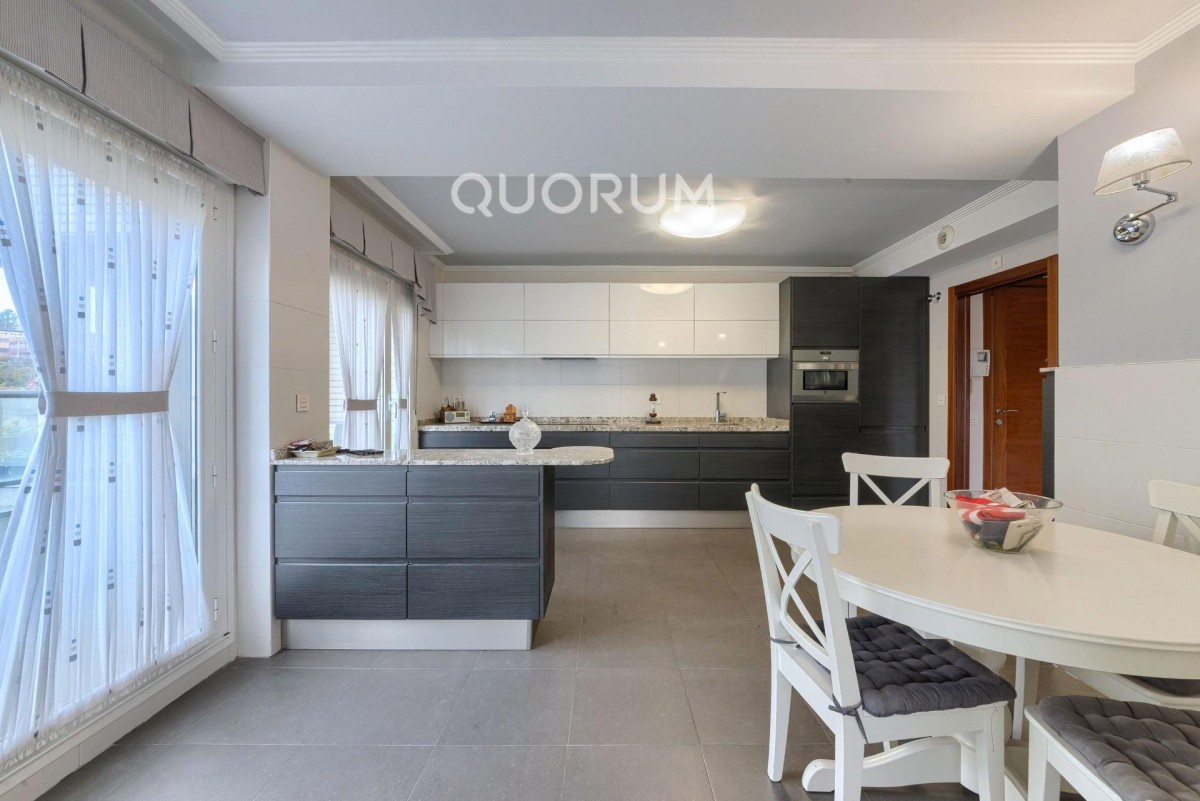 Piso Amplio De Reciente Construcción De 2 Dorm. (4 de Origen) Con Ascensor Cota 0, Balcón, Garaje y Trastero En Arrigorriaga Con Orientación Sur