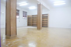 Amplio Local En Muy Buena Zona Con 20 m De Fachada Delantera y 20 m De Fachada Trasera