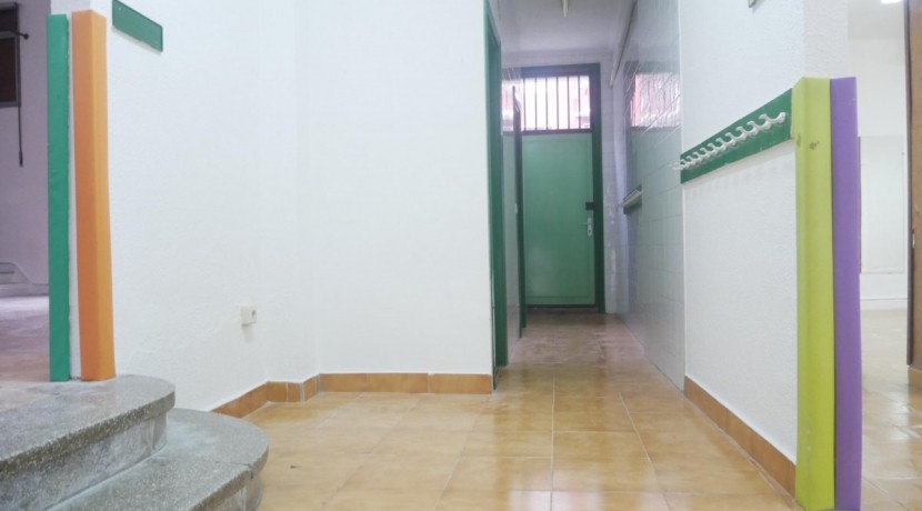 Amplio Local En Muy Buena Zona Con 20 m De Fachada Delantera y 20 m De Fachada Trasera