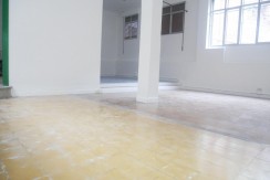 Amplio Local En Muy Buena Zona Con 20 m De Fachada Delantera y 20 m De Fachada Trasera