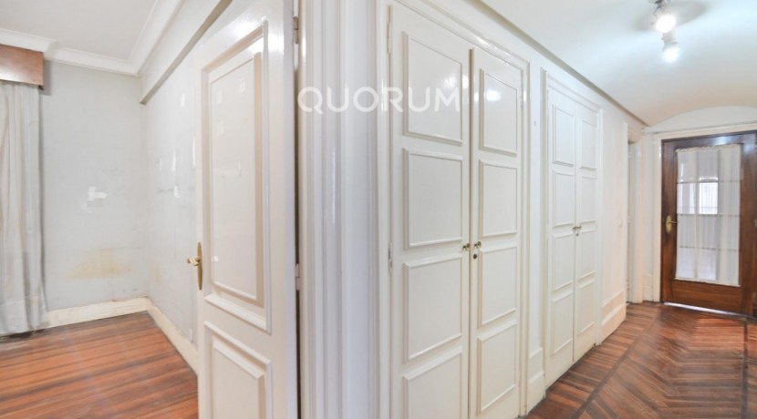 Espectacular Vivienda de 250m Próxima al Parque