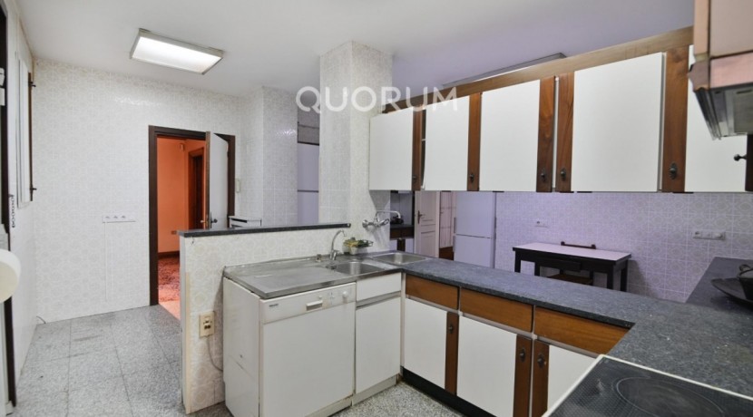 Espectacular Vivienda de 250m Próxima al Parque