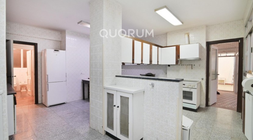 Espectacular Vivienda de 250m Próxima al Parque